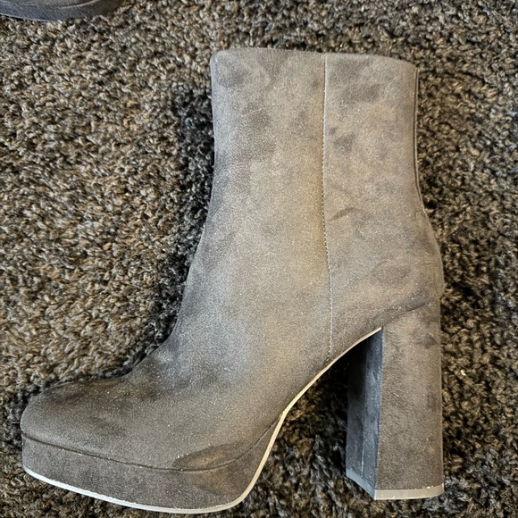 LC by Lauren Conrad Black Suede Ankle Boots - Picture 2 of 6